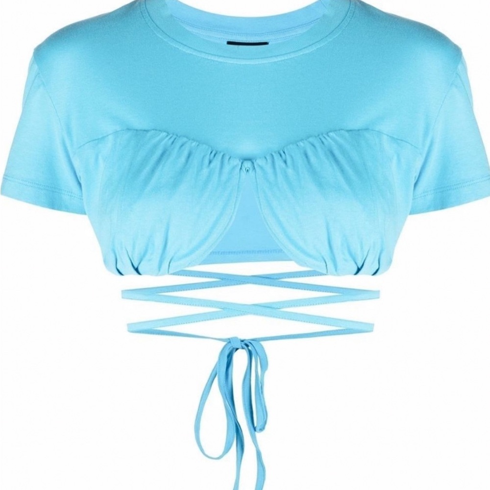 Le T-Shirt Baci cropped top
JACQUEMUS